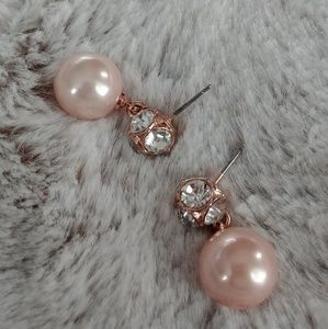 Kate Spade pearl earrings (EUC)